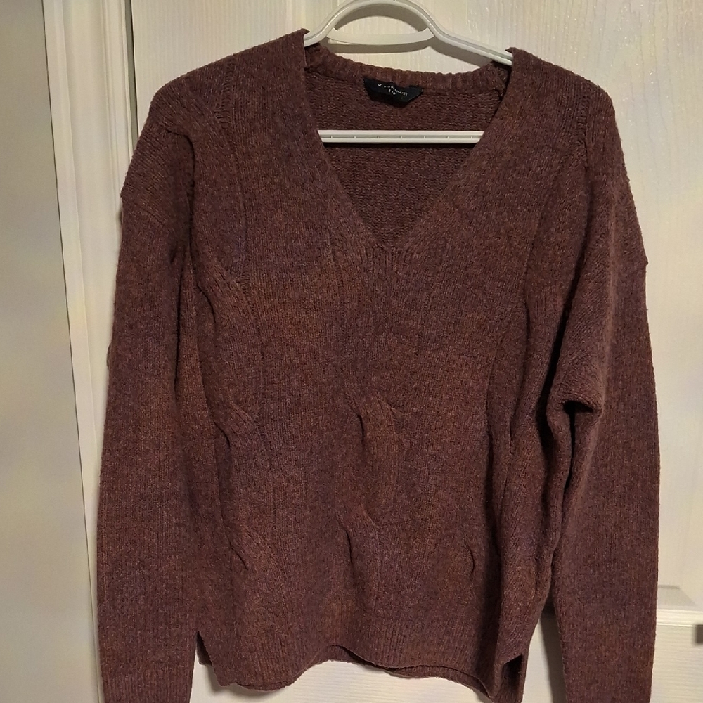 Denver Hayes Women's V-Neck Sweater in Dusty Mauve